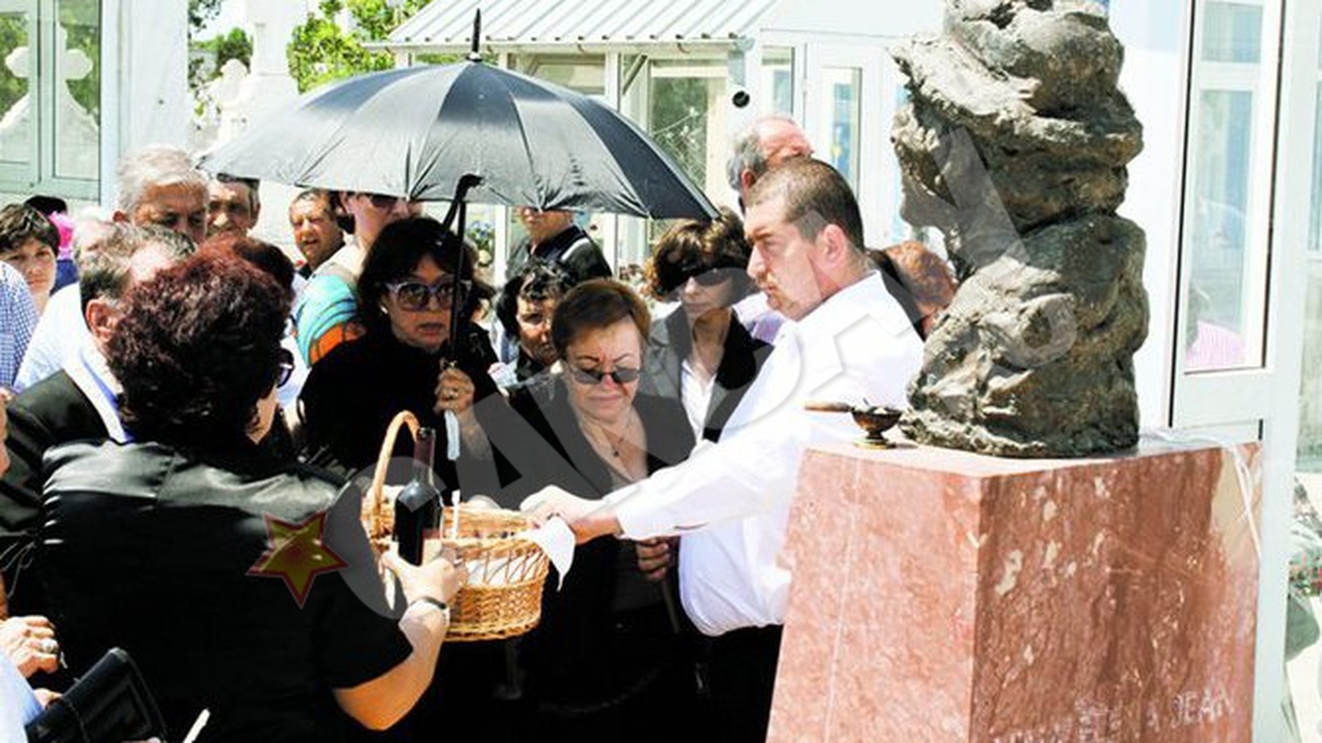 Sora lui Jean Constantin n-a venit la parastas