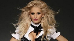 Cand nu e acasa la Constanta, Andreea Banica are grija sa nu-i lipseasca plaja! Imagini fierbinti cu ea...la piscina!