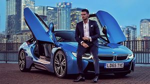 Primele declaraţii ale ”şefului lui Versace”, românul care face aroganţe cu maşini şi ceasuri de peste… 1 milion de euro! Mr Musculo, ”Regele de la Londra”, ”iese la treabă” pe un site de… escorte masculine!