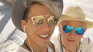 Cum arată astăzi Florin Marin, tânărul care s-a căsătorit cu un preot englez cu 50 de ani mai în vârstă