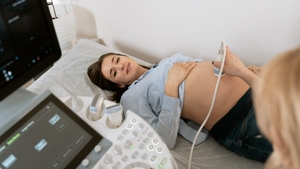 Cum poți să pierzi indemnizația pentru creșterea copilului. Legea din România este extrem de clară