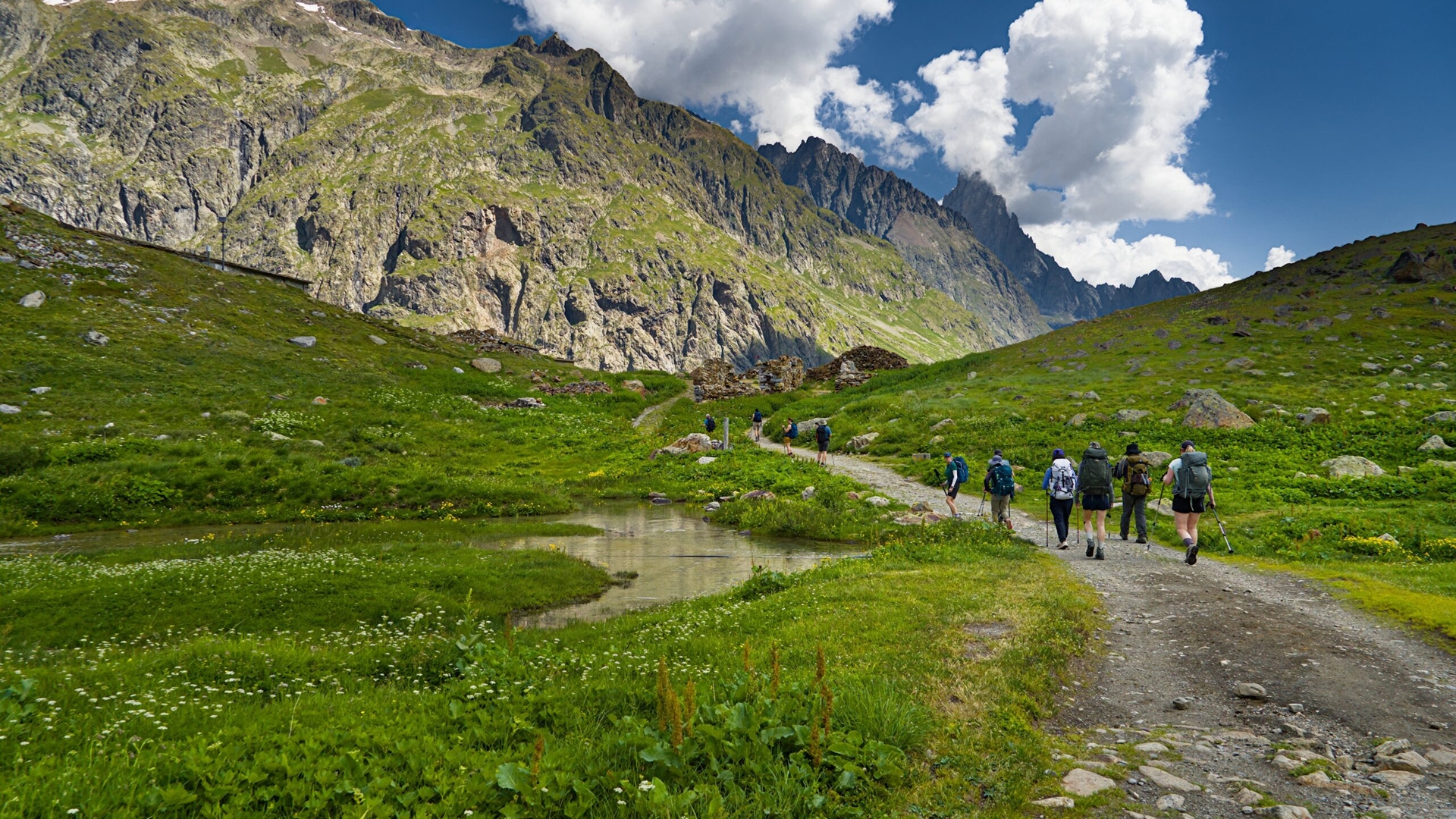 Noi restricții pentru turiști pe Mont Blanc. Motivul pentru care autoritățile au luat această decizie