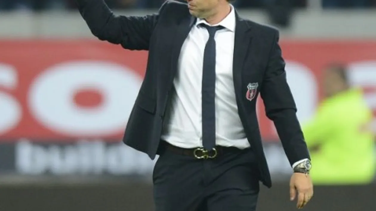 Nimeni nu a mai vazut asta pana acum! In doar cateva luni Gigi a imbatranit cu 5 ani si Reghe s-a ingrasat! Dovada, AICI!