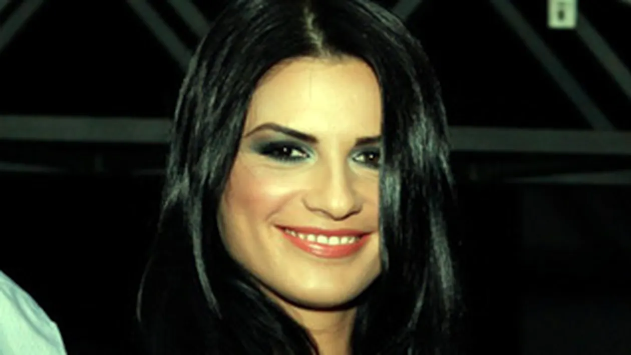 La asta chiar nu se astepta! Vezi ce veste a primit Ellie White cu doar o luna inainte de nastere