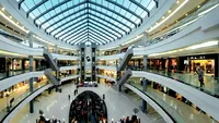 BANCURI 2017 | Doi olteni ajung pentru prima dată la Bucureşti şi intră şi ei într-un mall să...