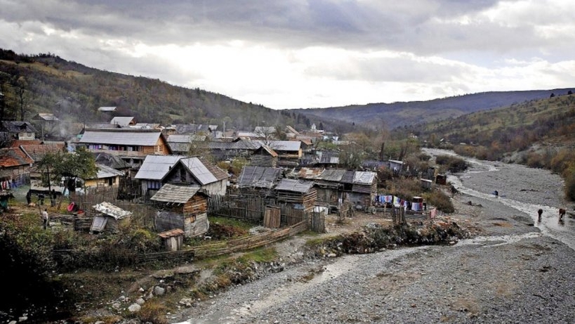 Oraşul din România unde aurul curge pe râu! Cum poţi ajunge acolo? Puţini români ştiu asta
