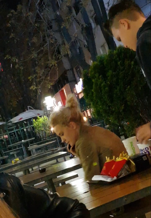 Ramona Hanganu nu se sfiește să mănânce la fast food