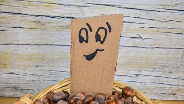 Bancul zilei | Preotul: „Ce-mi băgași, fiule, în buzunar?”