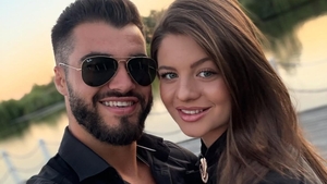 Denisa și Iancu Sterp au devenit părinți cu 2 zile înainte de Crăciun! Prima imagine cu fiul lor