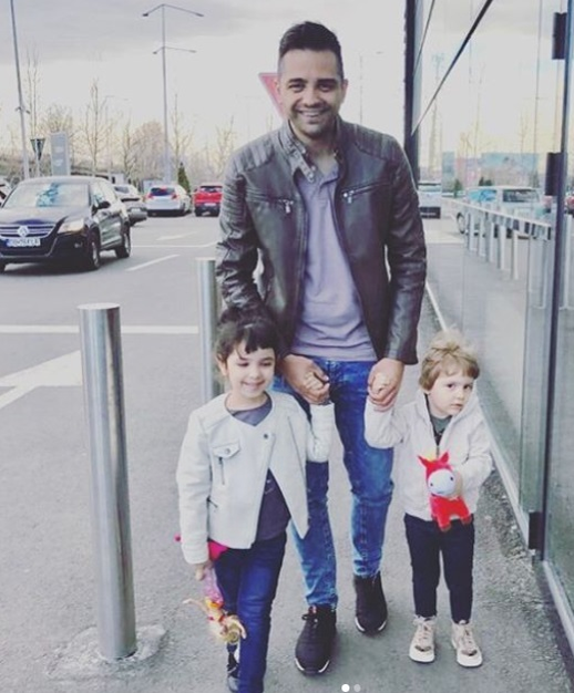 Mihai Gruia, împreună cu fiicele lui, Ana şi Natalia