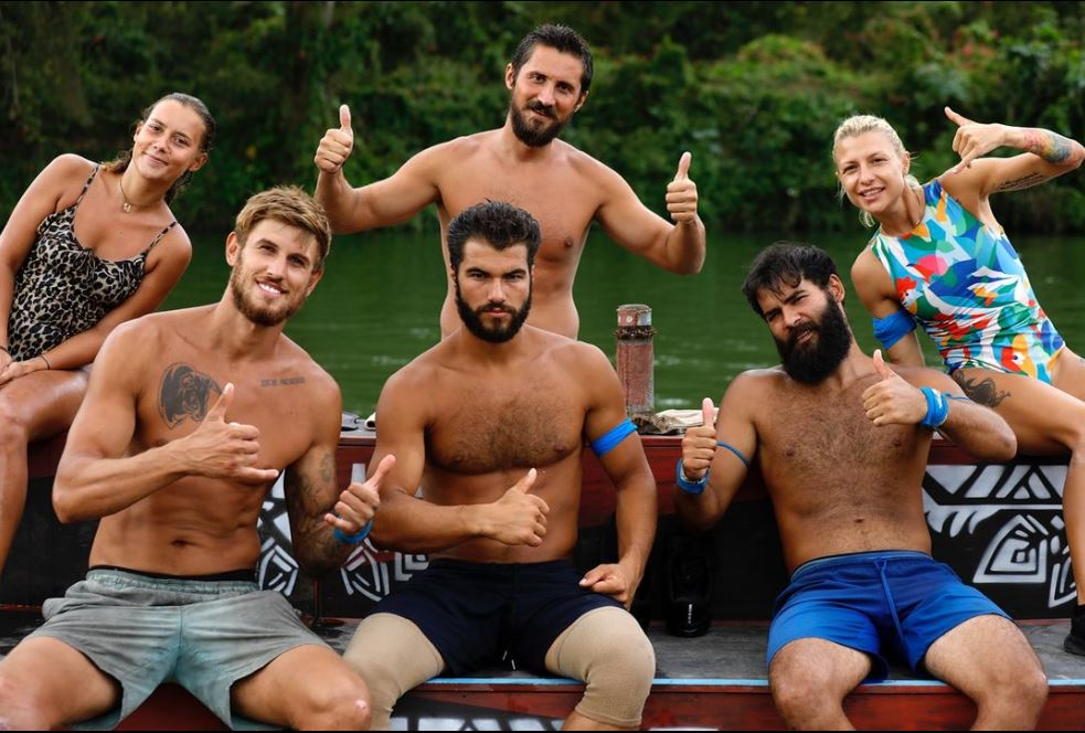 Iancu Sterp, alături de concurenții de la Survivor (Foto: Instagram)