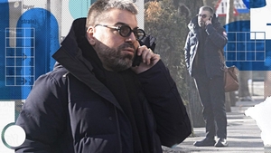 Juratul de la „Bravo, ai stil!”, „prins” într-o conversație telefonică! Maurice Munteanu, la pas prin Primăverii, dar cu gândul în altă parte!
