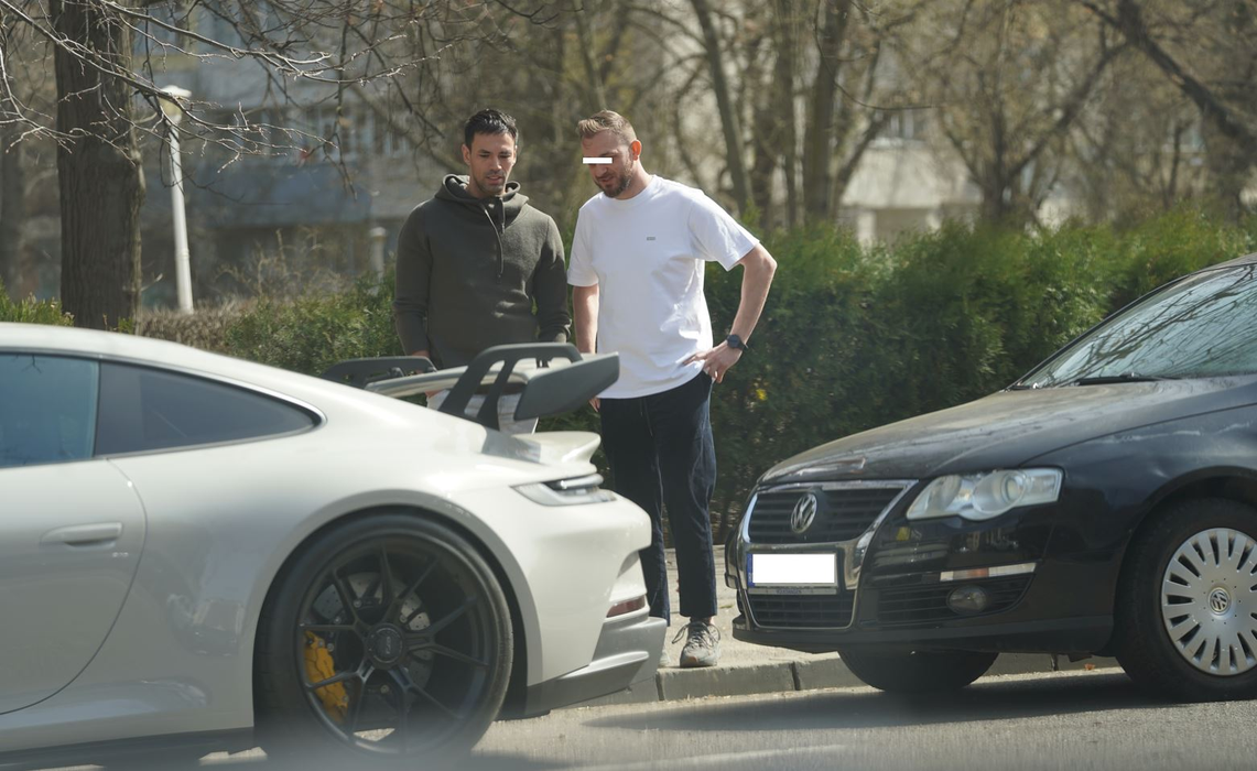 Zed și-a prezentat ultima achiziție, un Porsche alb, nou-nouț, de aproape 200.000 de euro (Foto: CANCAN.RO)
