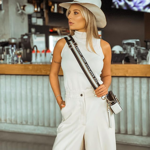 Ana Baniciu, după "ajustările" făcute de estetician/ Sursă foto: Instagram.com