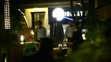 N-a saracit, doar a slabit! Adriean Videanu si-a strans cureaua cand a iesit din restaurant!