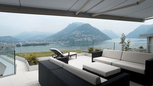 (P) De ce sunt copertinele retractabile esențiale pentru un balcon confortabil?