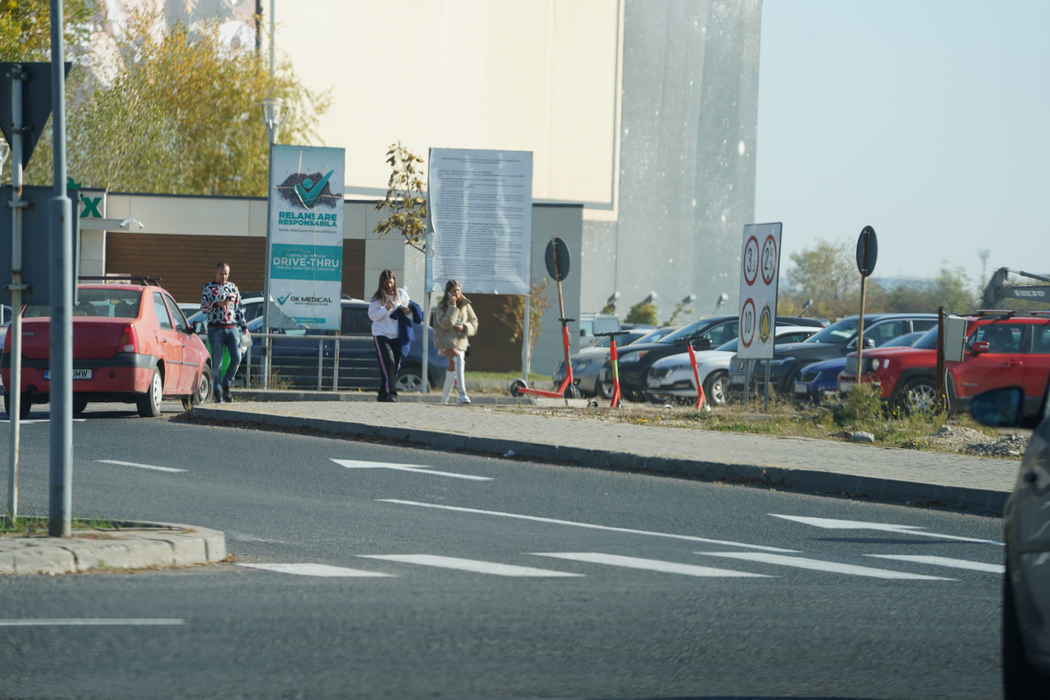 Iuliana Beregoi, surprinsă la Mall Băneasa