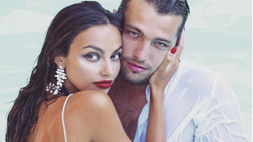 MĂDĂLINA GHENEA a ales rochia! Săptămâna trecută a botezat două fetiţe, iar acum de pregăteşte să...! 