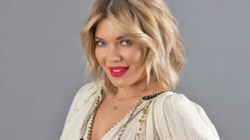 Gina Pistol, prima „întâlnire” cu bebelușul! Imaginea care a emoționat pe toată lumea