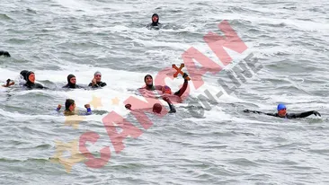 S-au aruncat in apa inghetata dupa crucea de Boboteaza