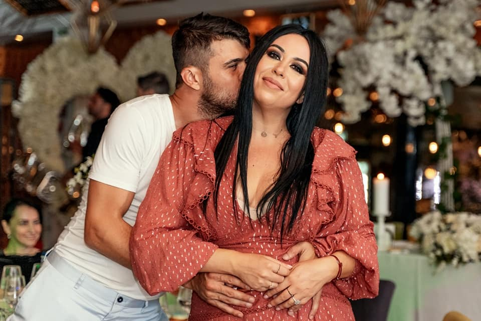 Oana Roman, în lacrimi de fericire după ce a aflat de surpriza pregătită de fostul soț! Marius Elisei: “Îți promit că vei fi mereu iubită” | FOTO