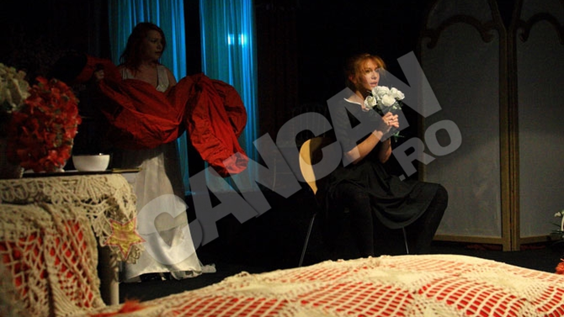 Adela Popescu, pentru prima data pe scena unui teatru