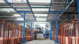 O companie de cabluri electrice oferă salarii nete care ajung la 10.000 de lei. Cazarea plătită integral