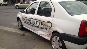 Doi polițiști din Capitală au fost răniți într-un accident! Impactul a avut loc în urmă cu puțin timp