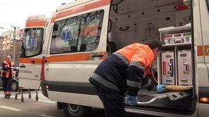 Caz șocant în Baia Mare: o tânără a născut acasă, într-un lighean. Copilul a murit. Părinții acuză medicii
