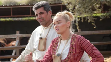 MARIA CONSTANTIN s-a dezbrăcat şi a rămas în sutien! Ce face soţia lui MARCEL TOADER, după eliminarea acestuia de la „Fermă“. „Jos...“