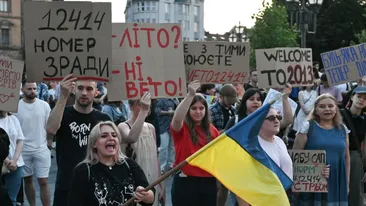 De ce au protestat ucrainenii împotriva lui Volodimir Zelenski. Măsura luată de parlament care ar putea afecta țara grav