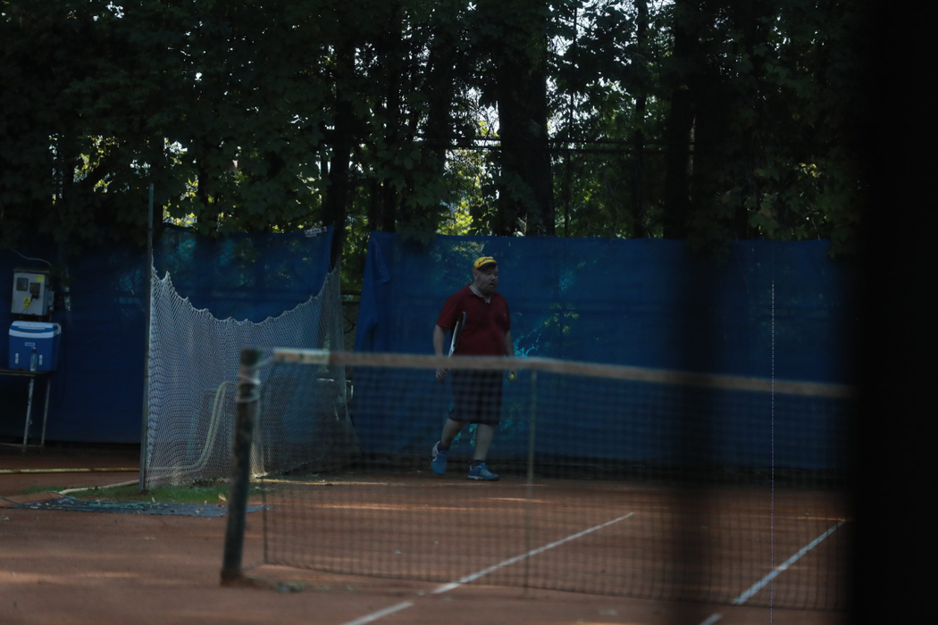 Mihai Constantin se relaxează la tenis