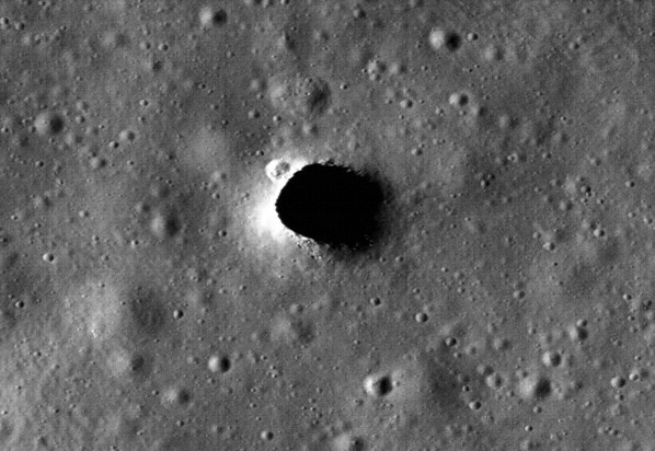 Oamenii de ştiinţă au luat o decizie radicală după ce au făcut o descoperire misterioasă pe Lună! Imaginile sunt spectaculoase
