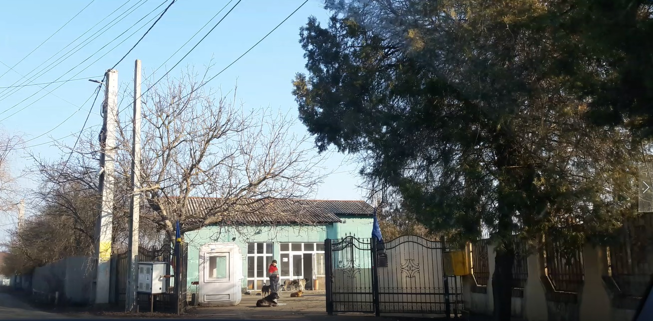 Intrarea în fosta firmă care a dat lovitura după '90