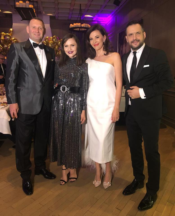 Adina Alberts, rasfățată cu cadouri de lux de ziua ei. Ce pantofi și-a luat Gabriela Cristea la little black dress, care i-a ascuns burtica de gravidă