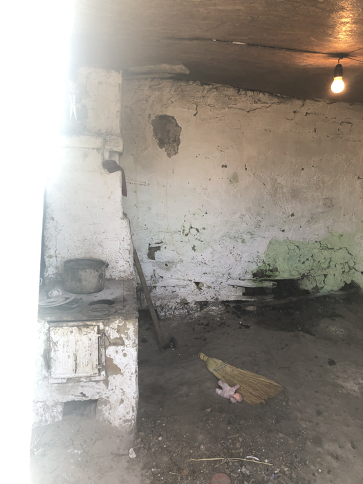 Zidurile stau să se prăbușească pe membrii familiei din Călui, Olt