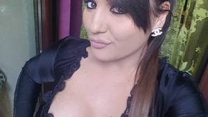 Cele mai tari poziţii de selfie pentru Bianca Rus! S-a tras în poză cu vedere la...
