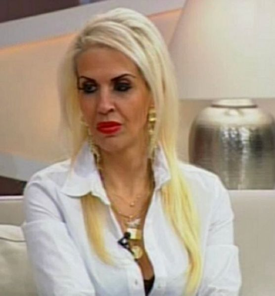 Cum arată Raluca Bădulescu fără perucă. Vedeta Kanal D suferă de o boală rușinoasă de păr