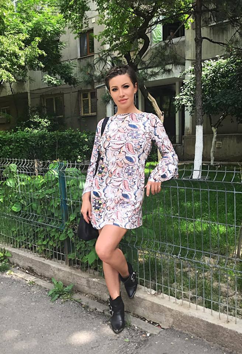 NICOLETA NUCĂ şi-a schimbat look-ul! Cum arată cântăreaţa de când a intrat în tabăra roşcatelor