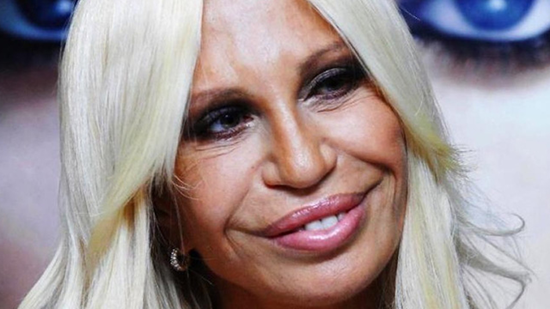Aparitia BIZARA a Donatellei Versace! La 58 de ani, arata de 80! Operatiile estetice au distrus-o