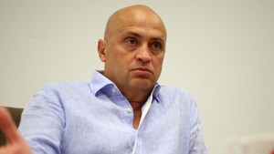 Muncesti in Giulesti si apa primesti! Ce metode plata a gasit noul patron pentru angajati! Siman ar fi invidios
