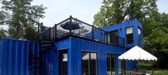 Ai locui într-o casă de lux făcută din trei containere navale? Proiectul inedit are terasă pe acoperiș, saună și piscină