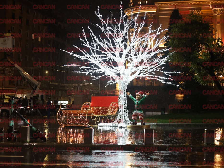 Magia Crăciunului a venit mai devreme! Bucureștiul a fost luminat de sărbătoare! Foto & video