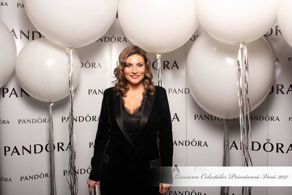IOANA GINGHINĂ a renunţat la visul de a deveni din nou mamă! Cum îşi punea vedeta viaţa în pericol