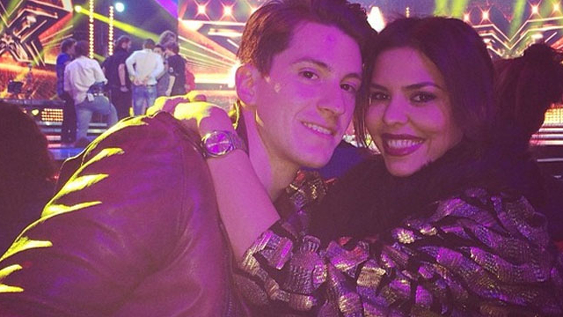 Andreea Popescu a ajuns la mana Deliei! Se roga de ea sa-i ia iubitul in concerte