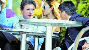 Afacerile se incheie cu un pahar de apa plata