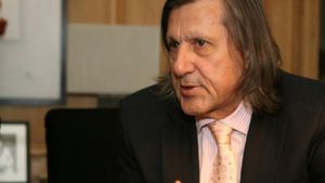 Ilie Nastase a plecat acasa cu portofelul gol. EA i-a mancat toti banii. INDICIU: nu e Brigitte!