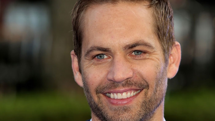 VIDEO DE LA FATA LOCULUI! Camerele de supraveghere au surprins momentul in care Paul Walker a intrat cu masina in pom