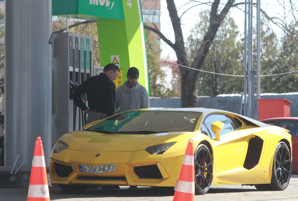 Dan Nicorescu a făcut senzație în benzinărie