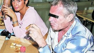 Rasfatata de un barbat care i-ar putea fi tata! Eleva Madalina Pamfile nu mai este "iubita lui Mazare"